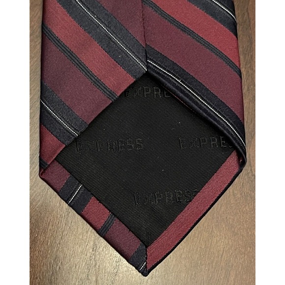 Express Burgundy 100% Silk Men’s Neck Tie Made In China Msrp $49.90 - Picture 2 of 9